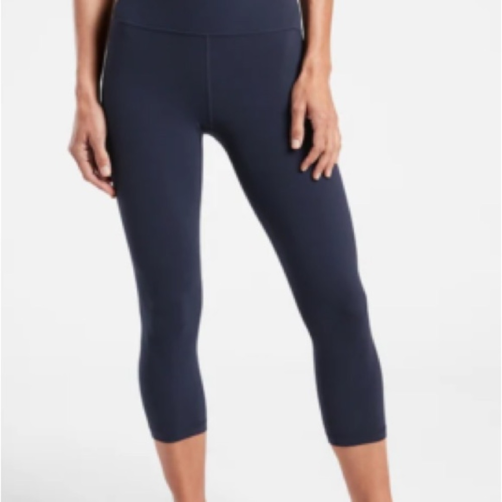 Athleta Elation Capri Leggings